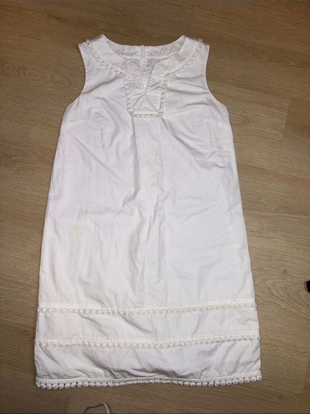 Vineyard Vines White Sleeveless Girls' Dress with Loop Trim
